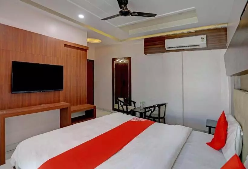 Oyo Flagship Hotel Kashi