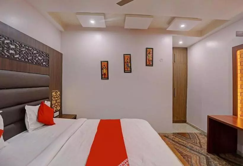 Oyo Flagship Hotel Kashi
