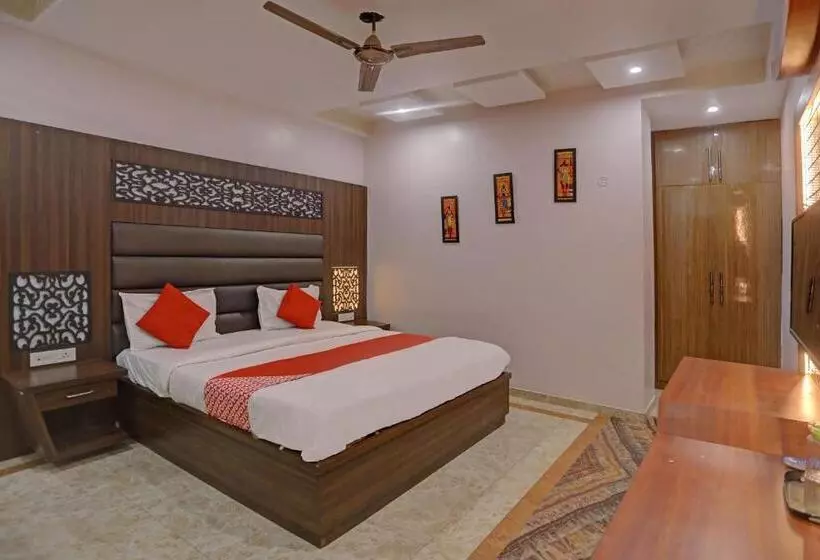 Oyo Flagship Hotel Kashi