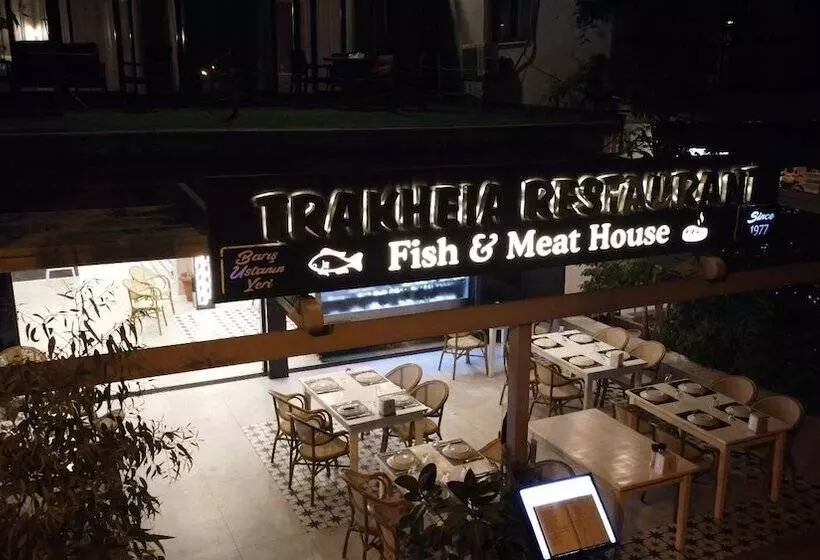 Trakheia Otel