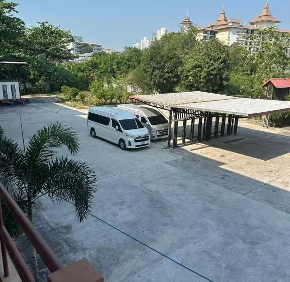 Hotelli Ekaluk Place Inn