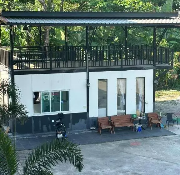 Hotelli Ekaluk Place Inn