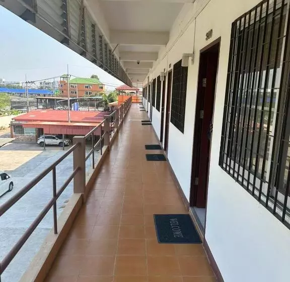 Hotelli Ekaluk Place Inn