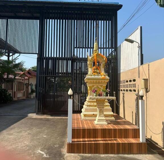 Szálloda Ekaluk Place Inn