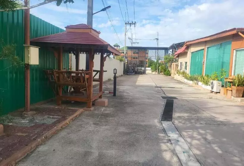 Hotelli Ekaluk Place Inn