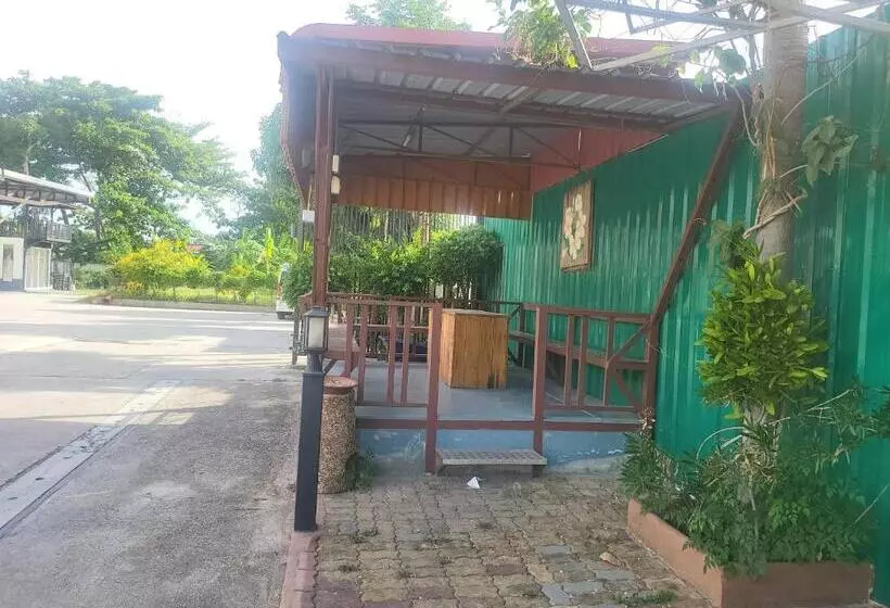 Hotelli Ekaluk Place Inn