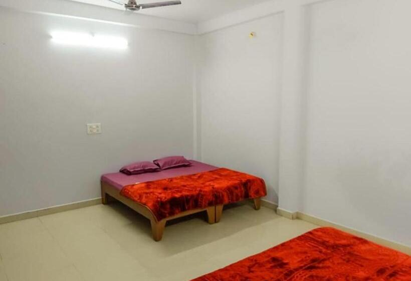 פנסיון Shree Maruti Guest House