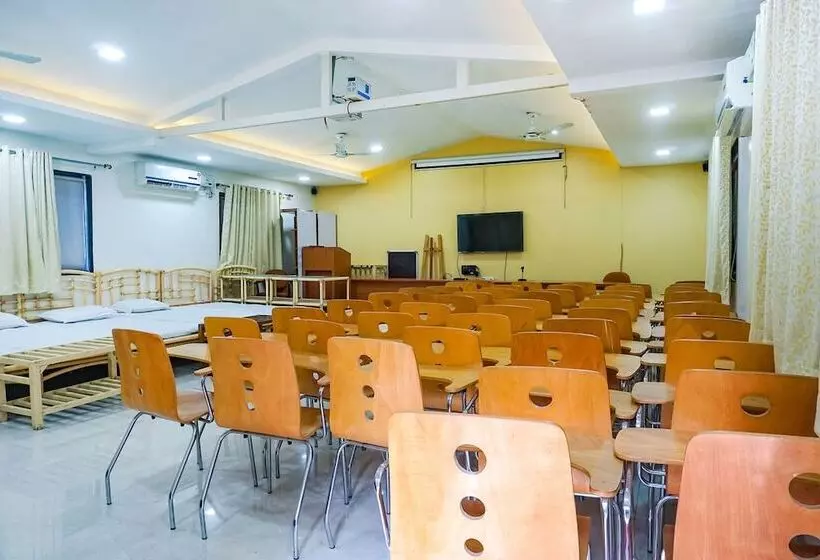 Lomakeskus Fabhotel Vishwakirti Agri