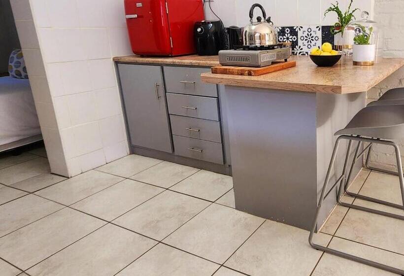 Bed and Breakfast Upgraded   360 Degrees Corporate Stay