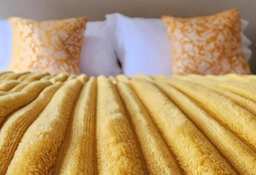 Bed and Breakfast Upgraded   360 Degrees Corporate Stay