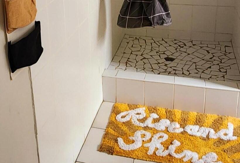 Bed and Breakfast Upgraded   360 Degrees Corporate Stay