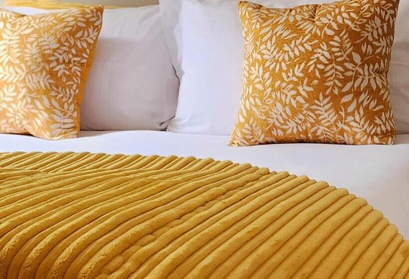 Bed and Breakfast Upgraded   360 Degrees Corporate Stay