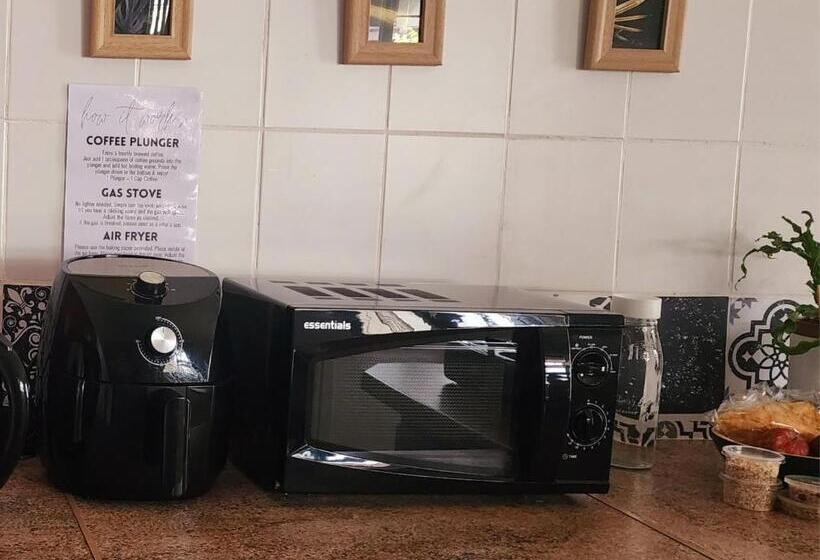 Bed and Breakfast Upgraded   360 Degrees Corporate Stay