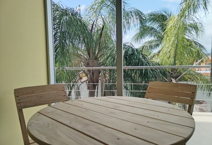 Капсульный Oтель Hostel Tropico 20 Pdc