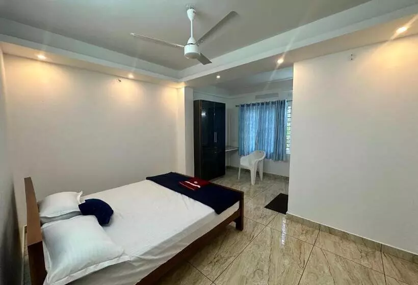 Hotelli Oyo Flagship H Square Homestays
