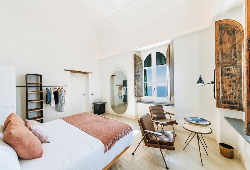 אתר נופש Faro Punta Imperatore