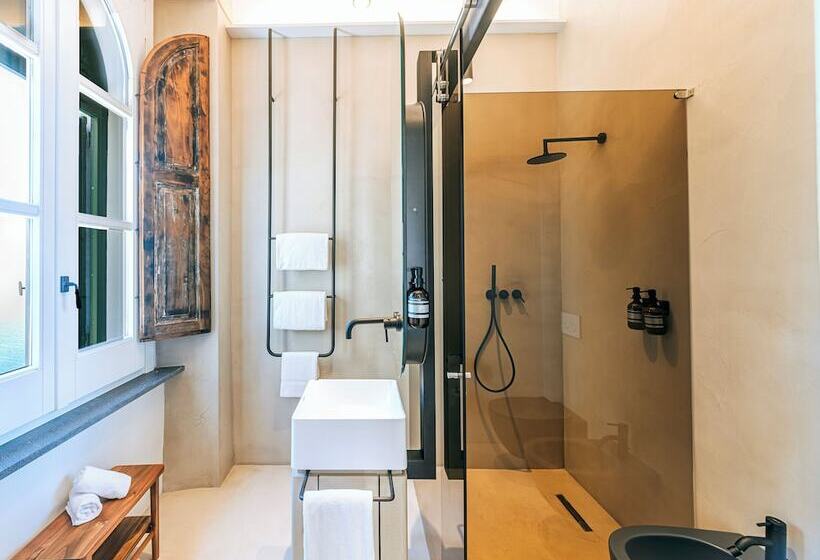 אתר נופש Faro Punta Imperatore