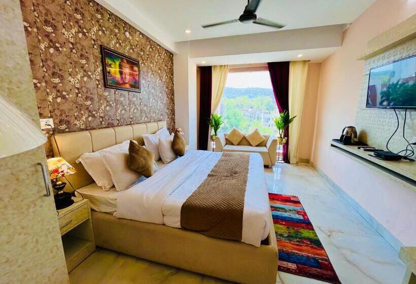 Tirath View Central Hotel   A Comfortable Stay