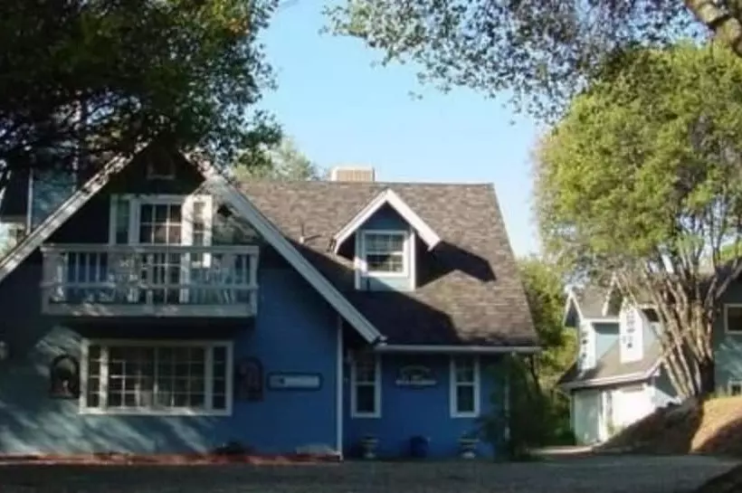 تختخواب و صبحانه Apple Blossom Inn