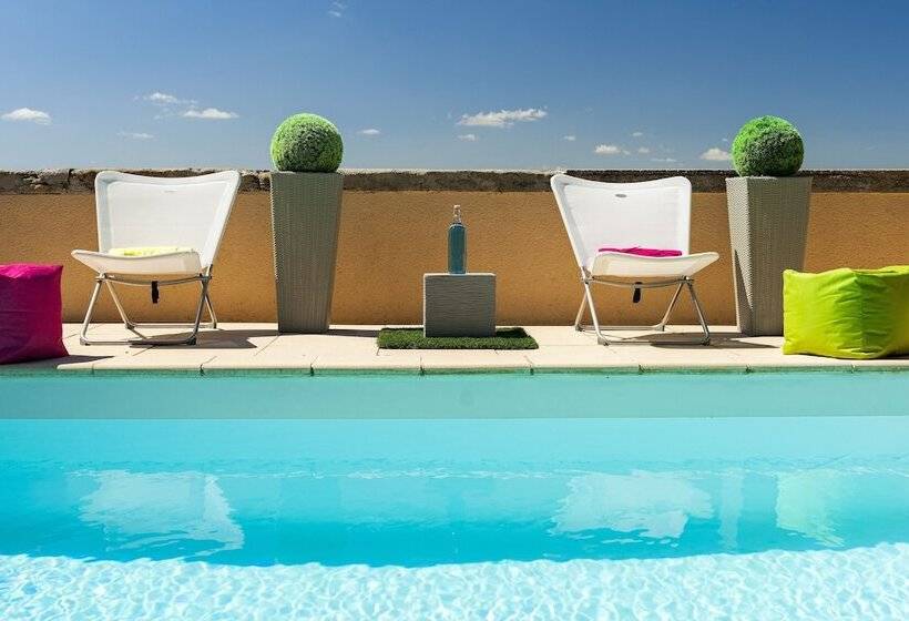 Отель Cap De Castel