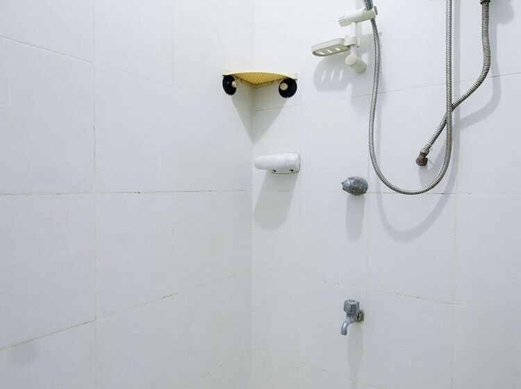 בית מלון כפרי Vaccinated Staff Capital O 465 Ford S Inn