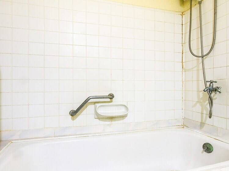 בית מלון כפרי Vaccinated Staff Capital O 465 Ford S Inn