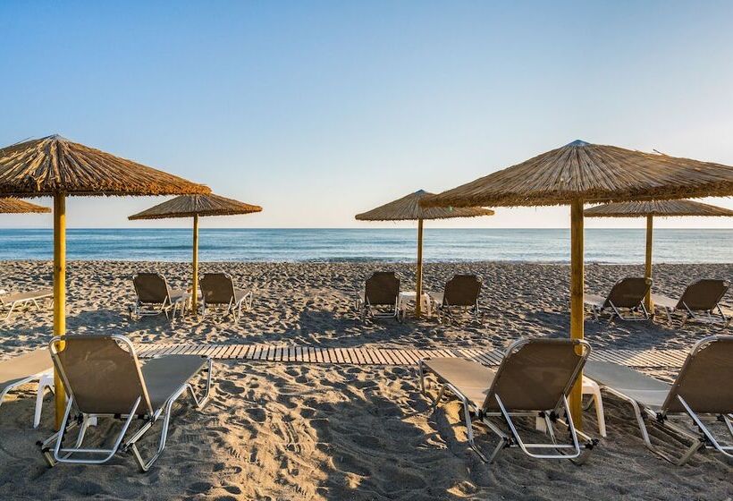 هتل Caretta Beach