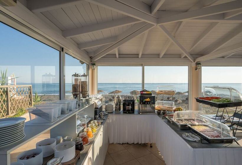 هتل Caretta Beach