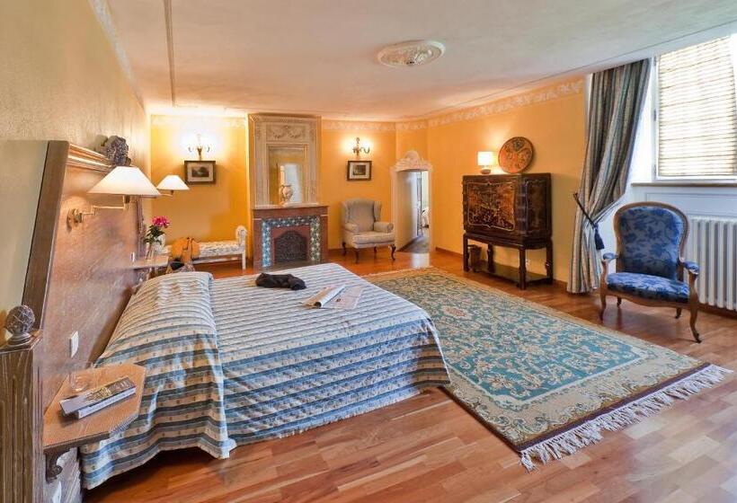 Отель Chateau De Picomtal