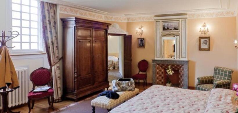 Отель Chateau De Picomtal