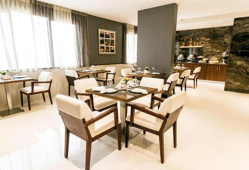 ホテル Emirates Plaza