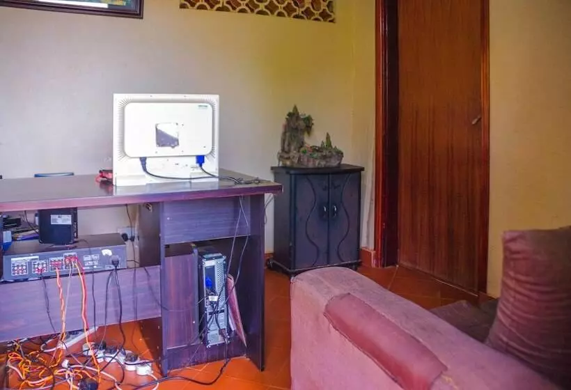 هتل Gorilla S Nest Entebbe