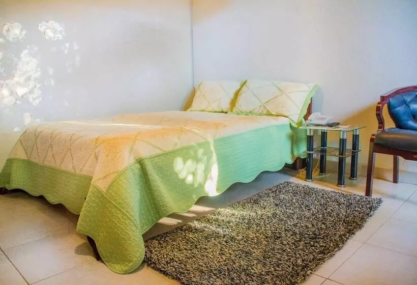 هتل Gorilla S Nest Entebbe