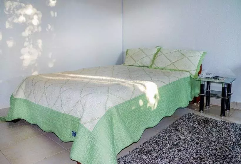 هتل Gorilla S Nest Entebbe