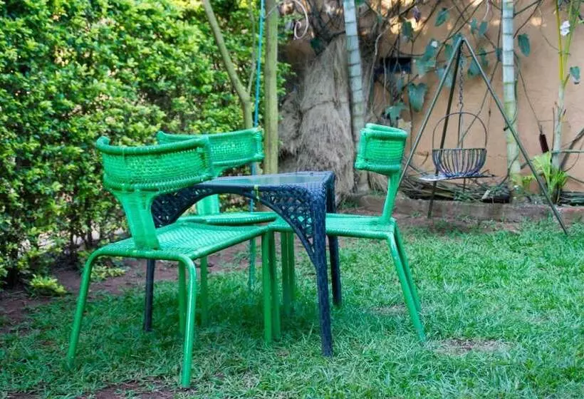هتل Gorilla S Nest Entebbe