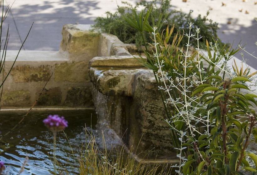 هتل Hôtel Le Mas Saint Joseph