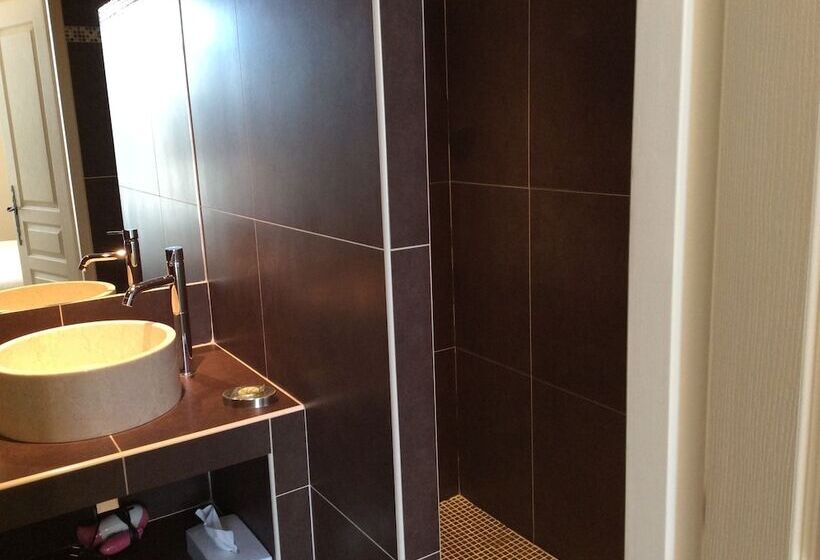 هتل Hôtel Le Mas Saint Joseph