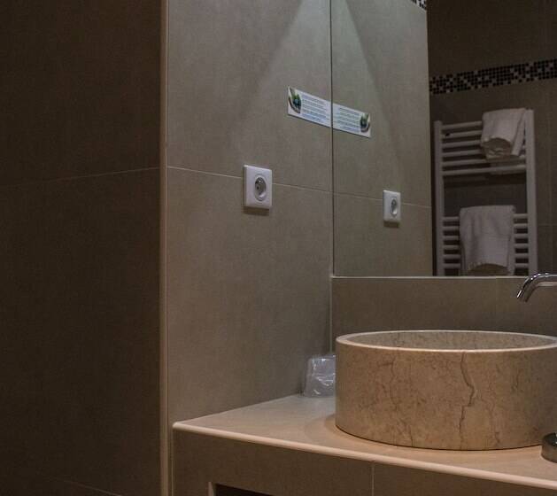 هتل Hôtel Le Mas Saint Joseph