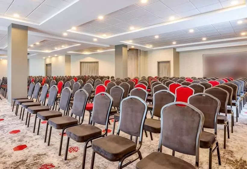ホテル Ibis Styles Nowy Sacz