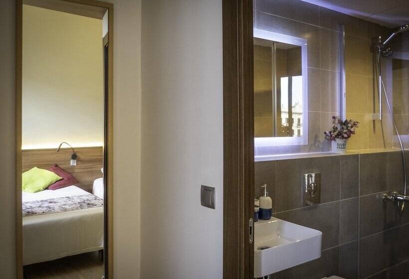 Отель Pension Ciudadela