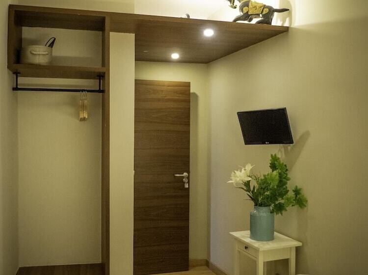 Отель Pension Ciudadela