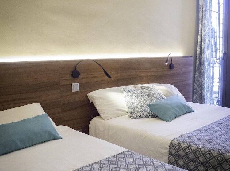 Отель Pension Ciudadela