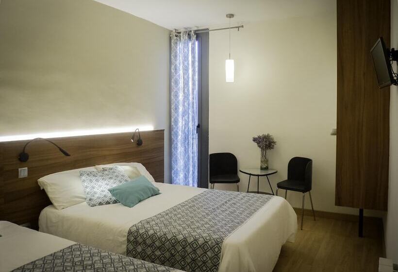 Отель Pension Ciudadela