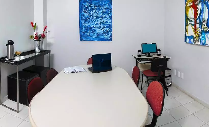 ホテル Tarik Fontes Plaza