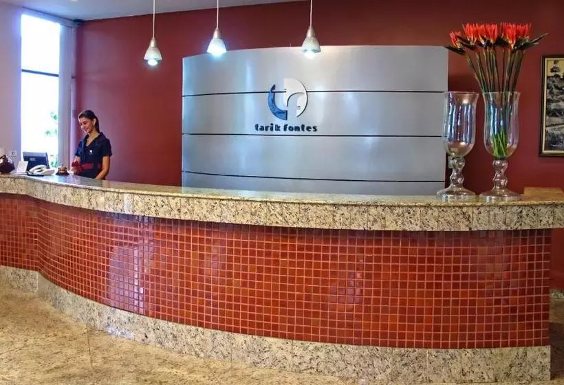 ホテル Tarik Fontes Plaza