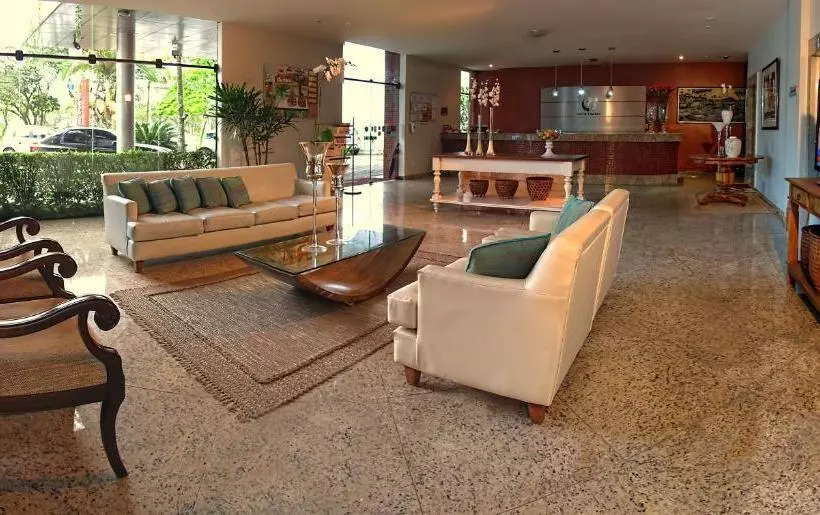 ホテル Tarik Fontes Plaza