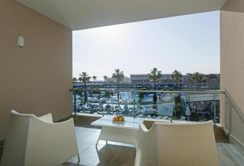 Отель Tui Magic Life Jacaranda