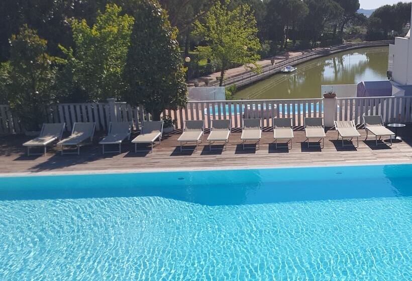 Отель Villaggio La Pescaccia