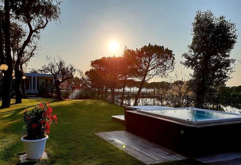 Отель Villaggio La Pescaccia