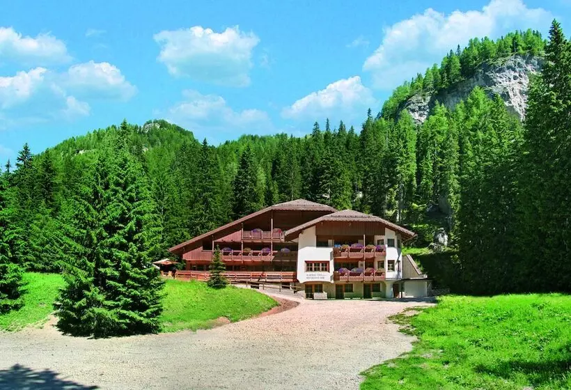 هتل Villetta Maria Cottage
